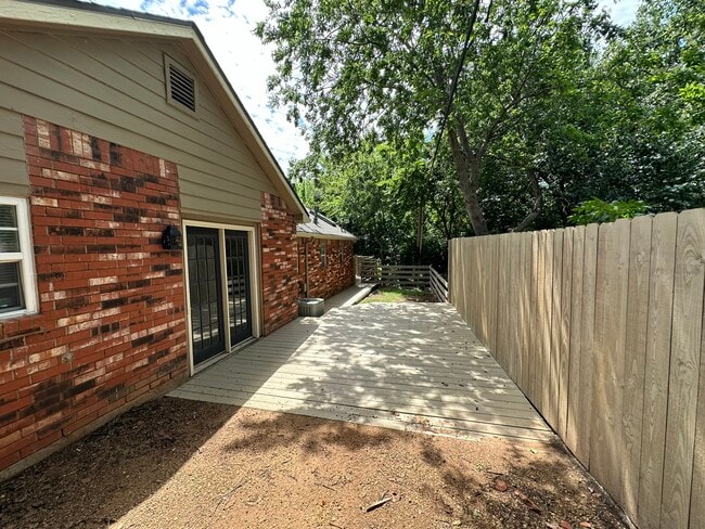 Photo - 525 Ridgecrest Rd