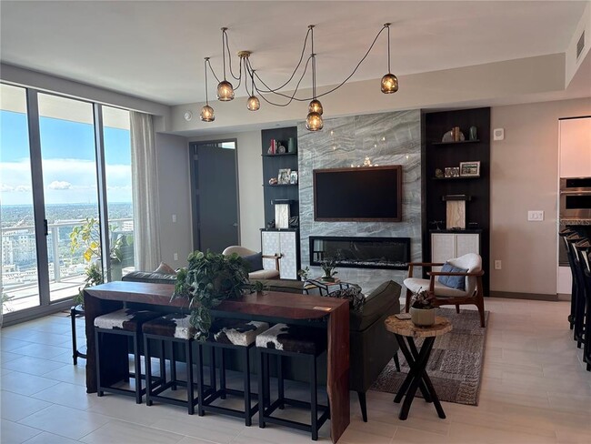 400 Central Ave Unit 2005