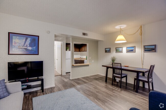 1BR, 1BA - 550 SF