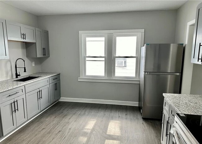 Photo - 64th,E.4072 Unidad 1