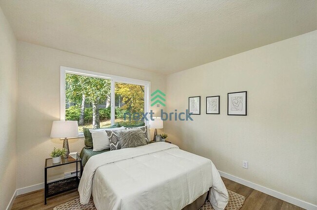 Photo - 2 Bed and 1.5 Bath Stunning Townhome is Available for Rent!