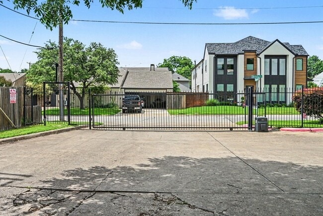 Building Photo - 248 Jefferson Pkwy