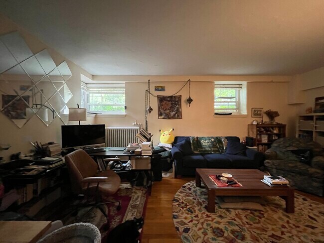 Photo - 1559 Beacon St