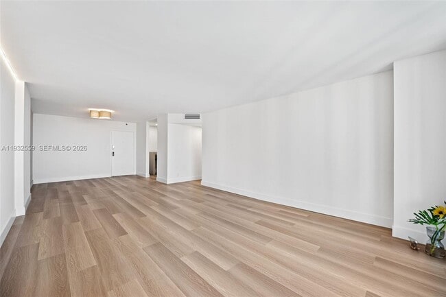 Photo - 18151 NE 31st Ct Unidad 1714