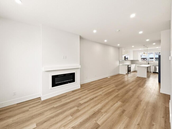 Photo - 3.0 bedroom in Calgary Alberta T3E 0C7