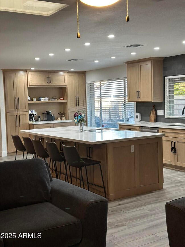 Photo - 215 E Helena Dr