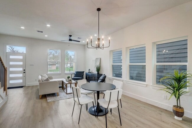 Photo - 1203 Dewalt St