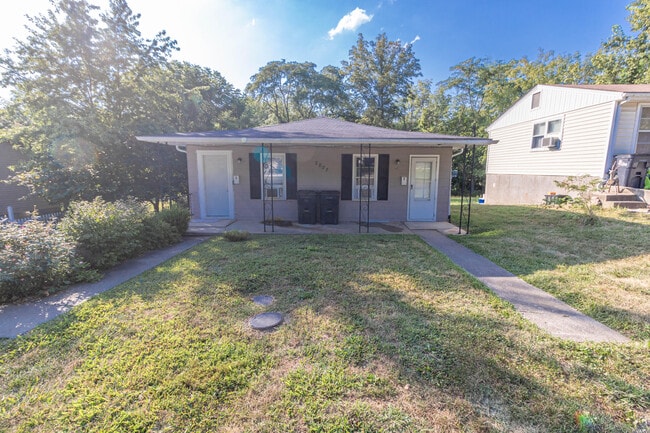 Photo - 2807 Flora Dr Townhome