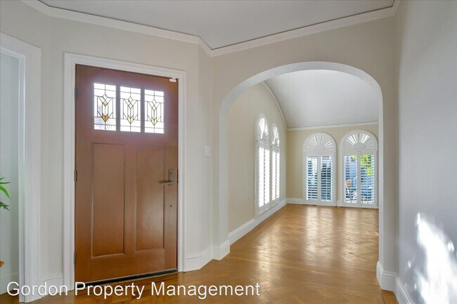 Photo - 4 br, 3.5 bath House - 295 Yerba Buena Ave