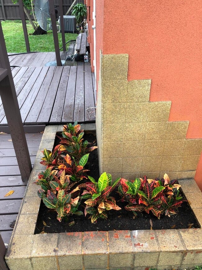 Photo - 61 NW 35th St
