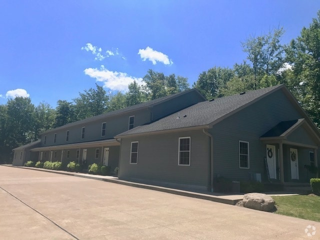 Beautiful Wooded Property - 8339 Edinboro Rd Rental