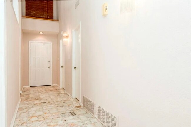 616 Placid Cir