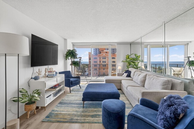 Photo - 525 N Ocean Blvd Unidad 819