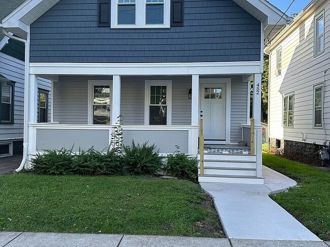 Building Photo - 452 Whittier Ave
