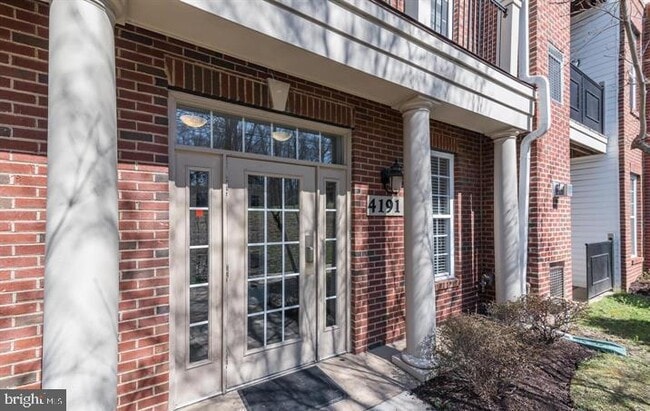 Building Photo - 4191 Lochleven Tr Unit 205