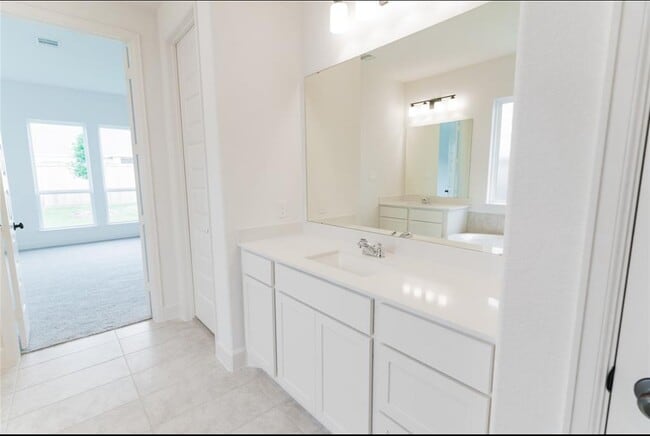 Building Photo - 11122 Pale Tipped Wy