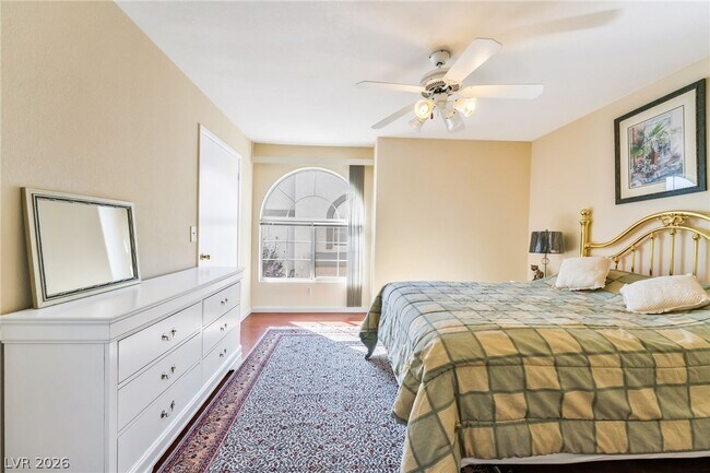 Photo - 3125 N Buffalo Dr Unit 2105