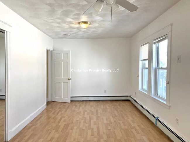 Photo - 60 Linwood St Unit 2