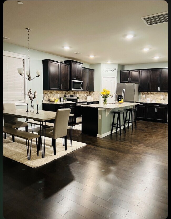 Photo - 410 Prestige Ct