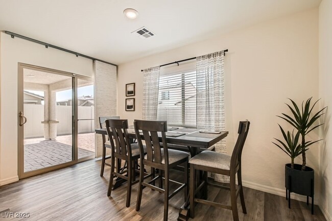 Building Photo - 1585 Desert Path Ave