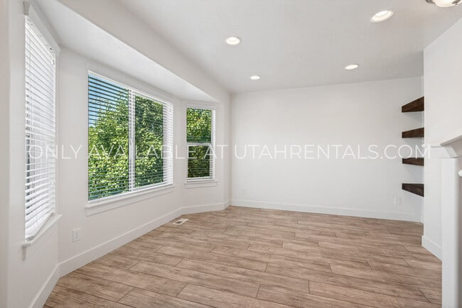 Photo - 345 W Park View Ln