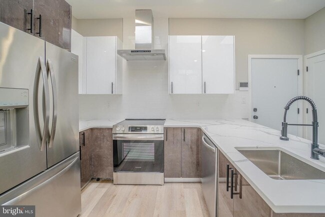 Photo - 1503 N Front St Unit 6