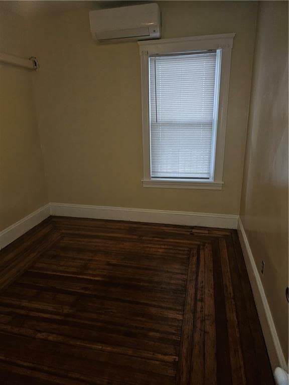 Photo - 71-71 Fales St