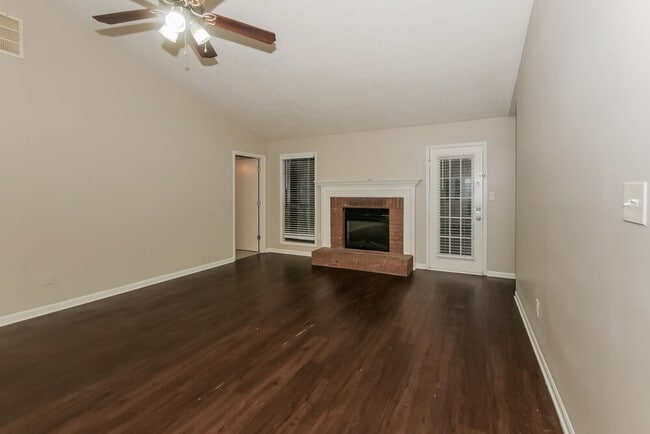 715 Pullman Ln