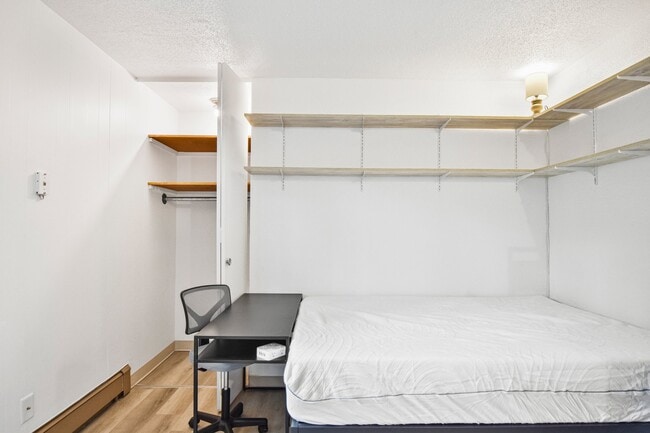 Photo - 934 High St Unit 5