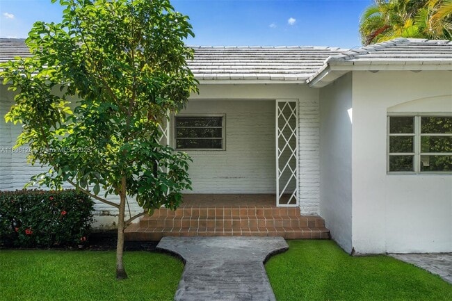 Photo - 520 W 51st Terrace