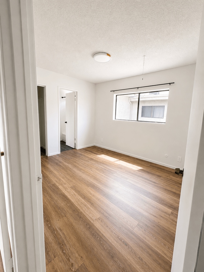 Photo - 7340 Haskell Avenue