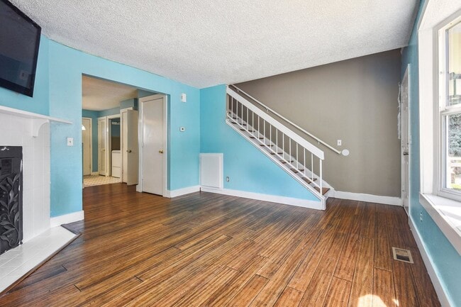 Photo - 8218 Washington St