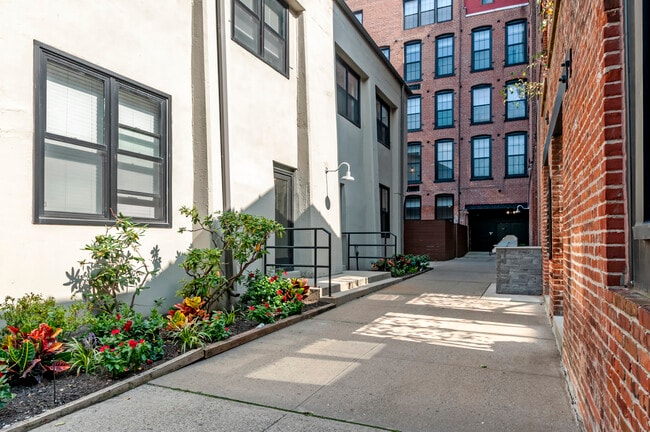Grand Adams Apartments