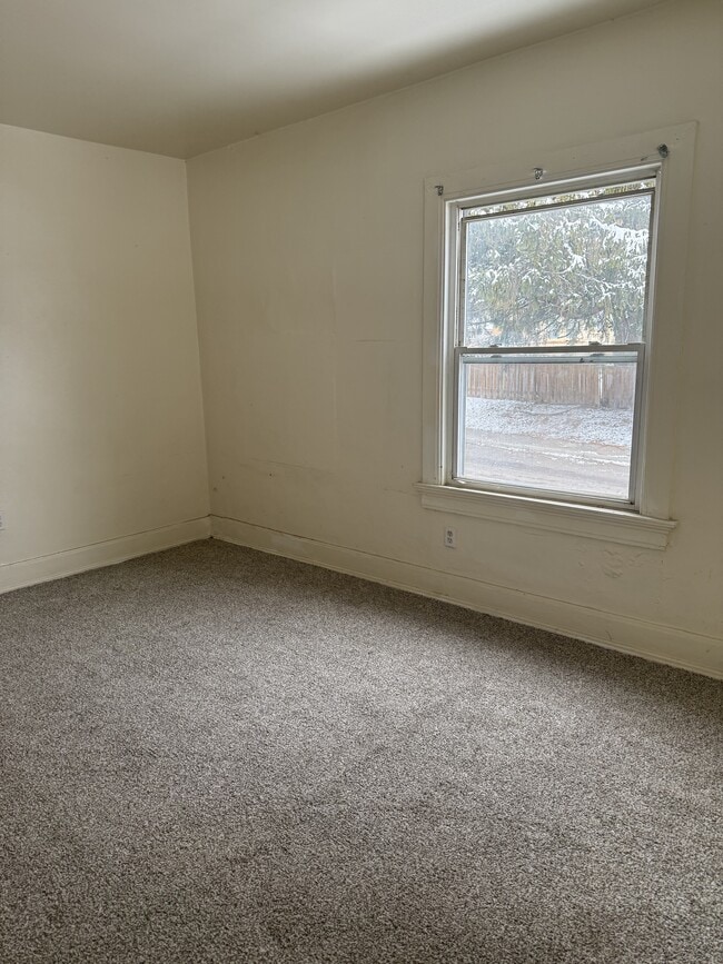 Photo - 543 Grafton Ave