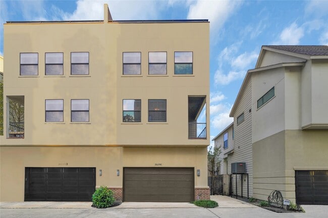 Photo - 2609 Riverside Dr