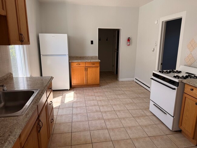 Building Photo - 183 Prospect Ave Unit 3
