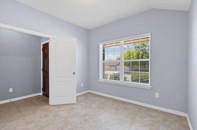 Photo - 388 Pond View Pass