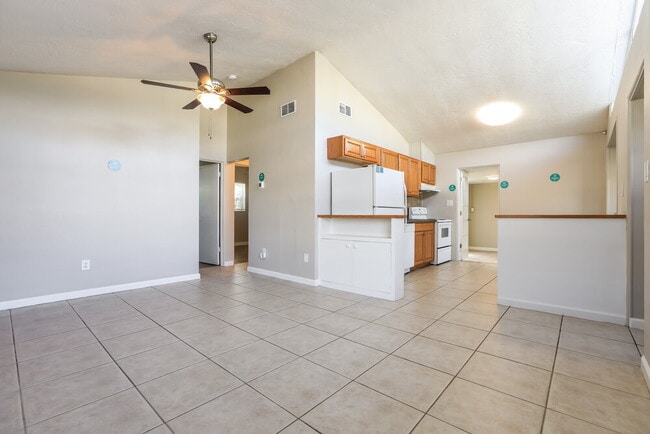 Photo - 2360 Novus St