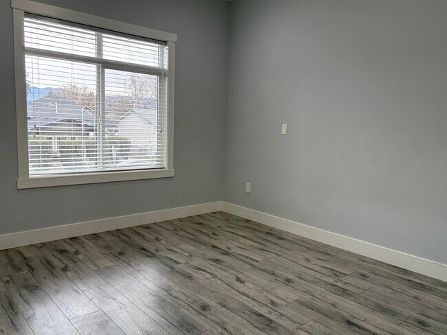 Photo - 826 Cadder Ave