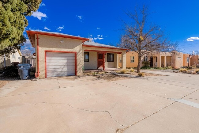 Photo - 624 Adams St NE