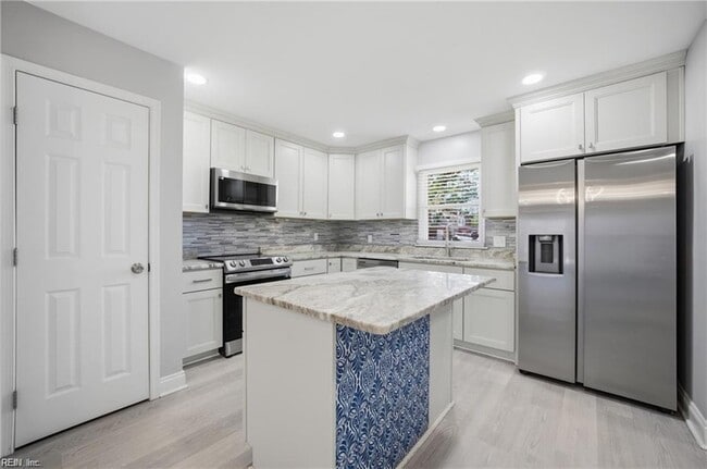 Photo - 712 White Hall Ln