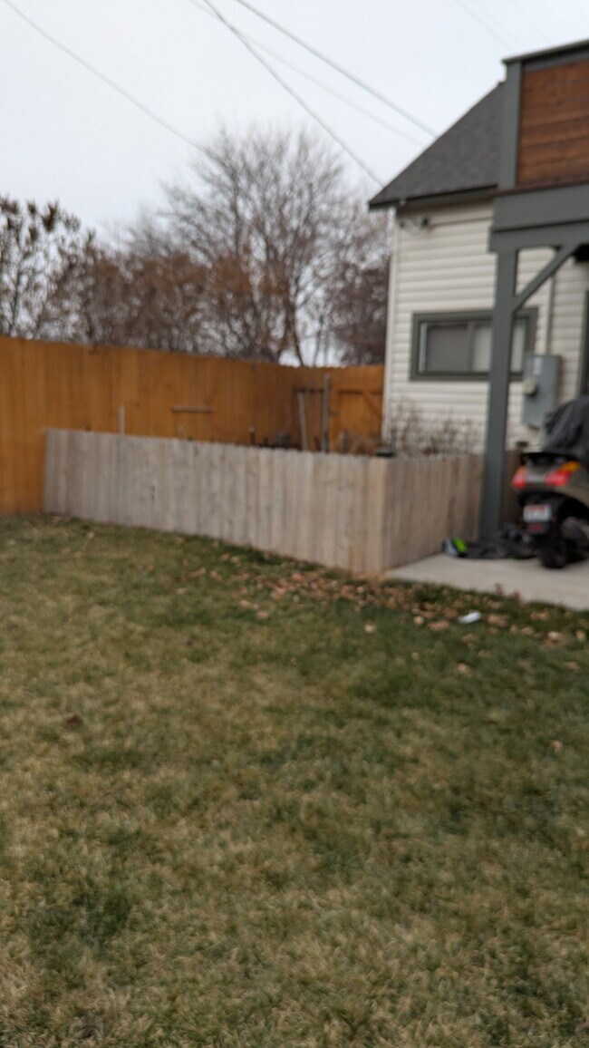 Photo - 385 E 2nd S St