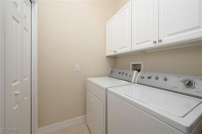 Building Photo - 16130 Via Solera Cir Unit 103