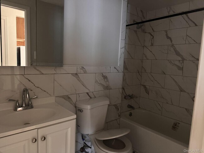 Photo - 45 Benedict Ave Unidad #2