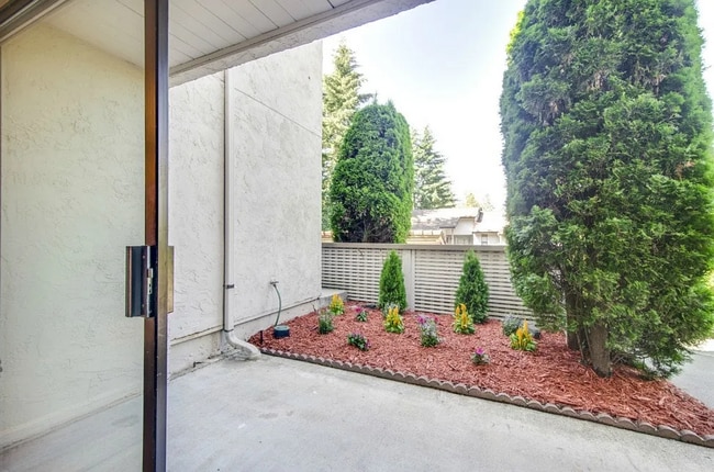 Photo - Welcome to this charming townhouse Unit b106