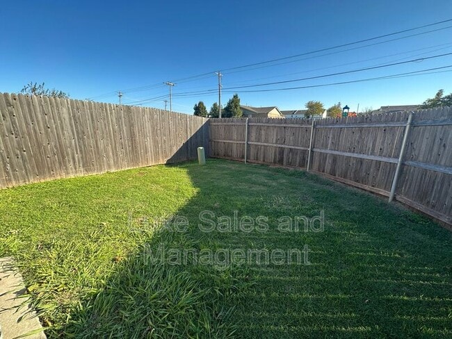 Photo - 4600 Loch Ln