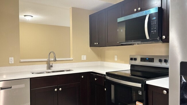 Photo - 1103 Golden Lakes Blvd Unit 1011