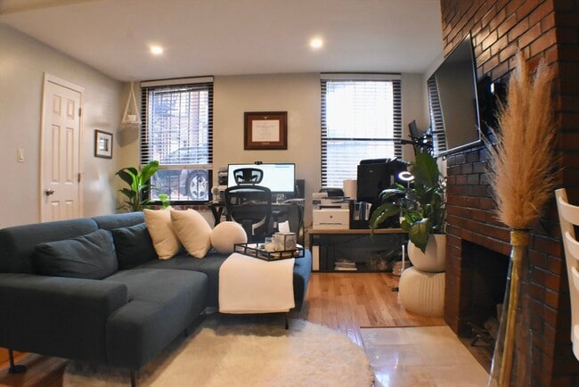 Building Photo - 31 Fairfield St Unit 1 Rental