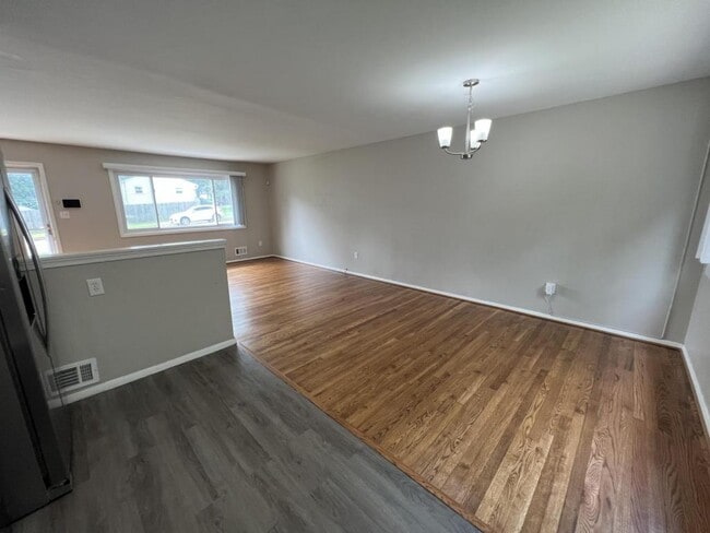Photo - 8400 Richville Dr