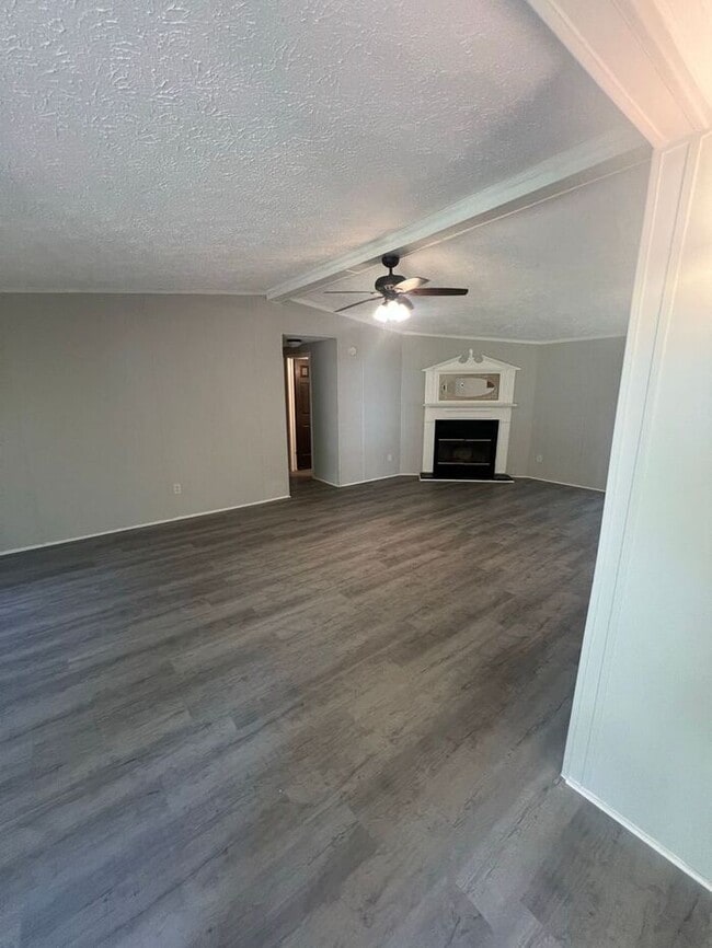Photo - Cozy 3 bedroom 2 bath home in BUFORD SCHOOL DISTRCT!